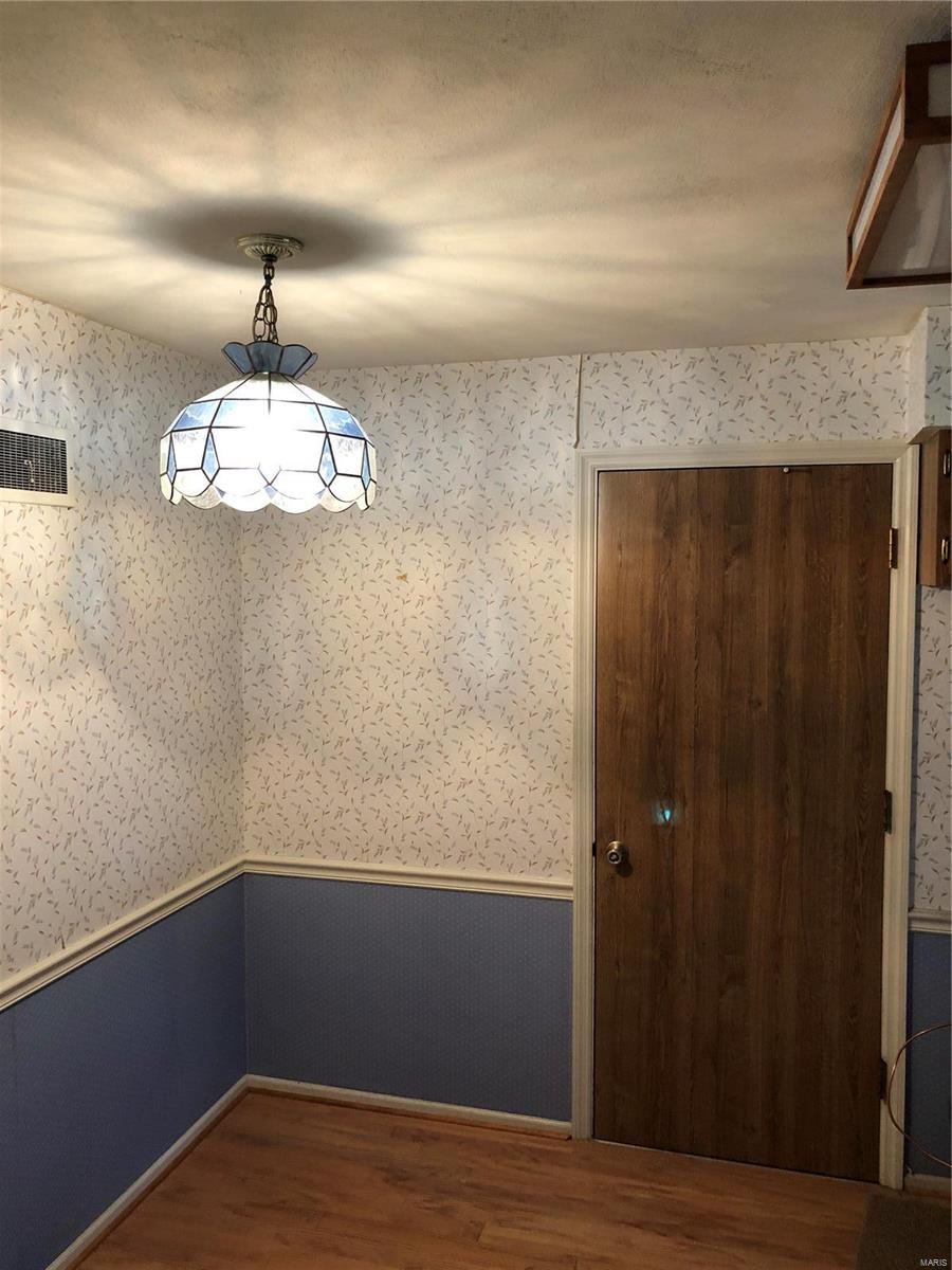 9839 Ridgely Lane St. Louis, MO 63123 - Photo 14 of 27 Gallery Image 14