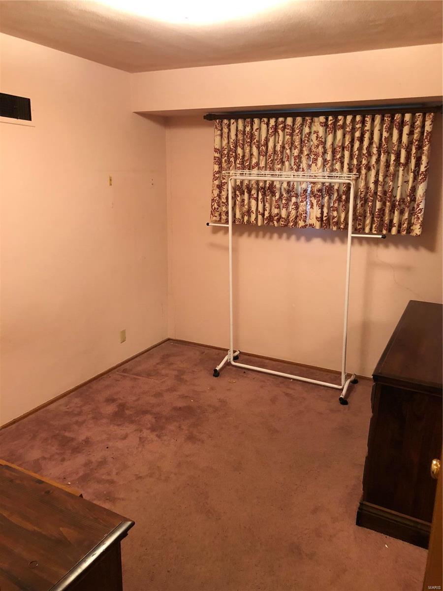 9839 Ridgely Lane St. Louis, MO 63123 - Photo 17 of 27 Gallery Image 17