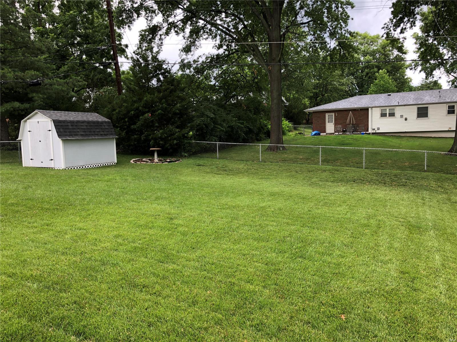 9839 Ridgely Lane St. Louis, MO 63123 - Photo 9 of 27 Gallery Image 9
