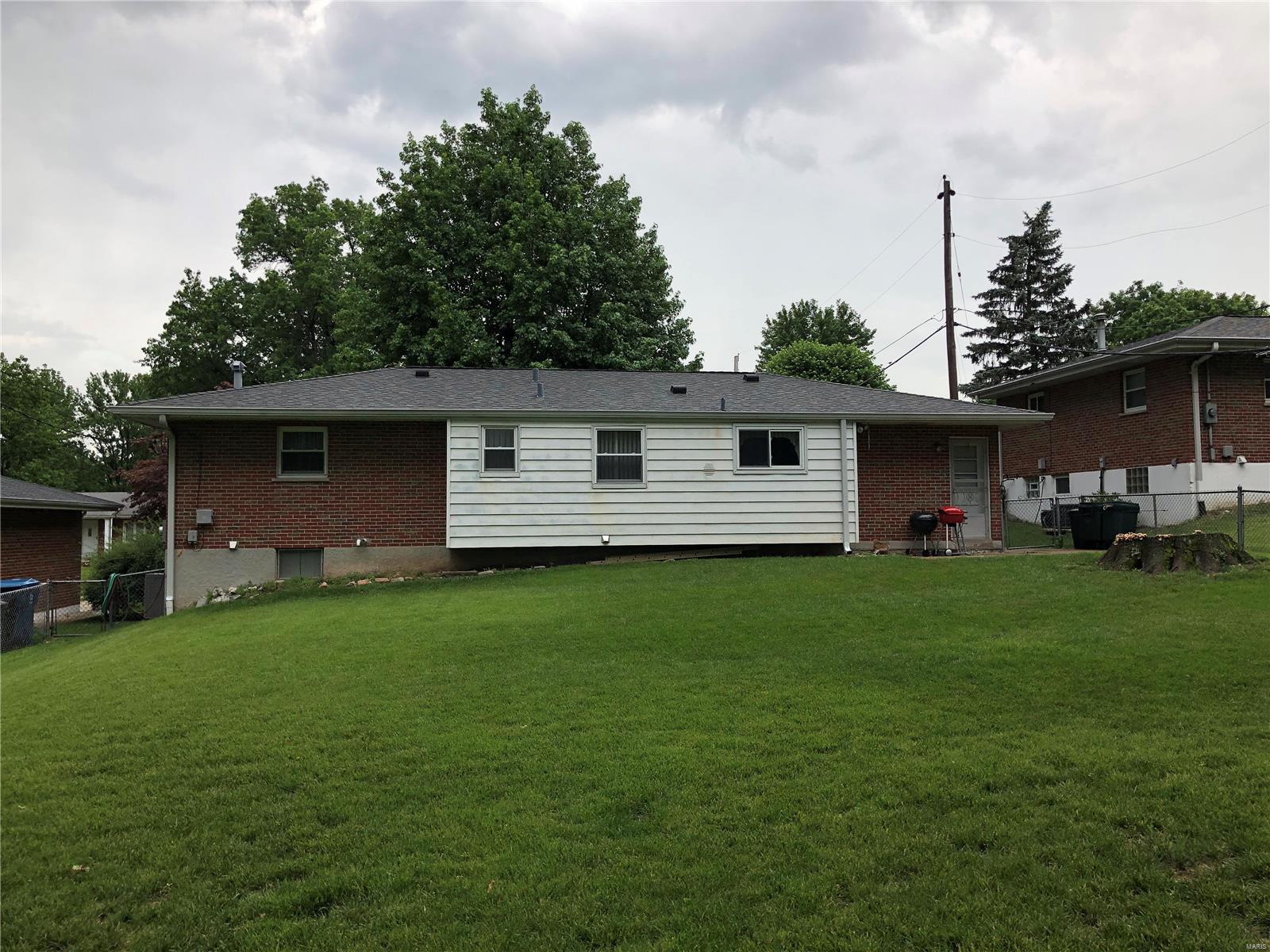 9839 Ridgely Lane St. Louis, MO 63123 - Photo 10 of 27 Gallery Image 10