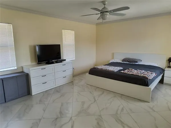 $3,300 | 3001 Gulf Boulevard, Belleair Beach, FL 33786