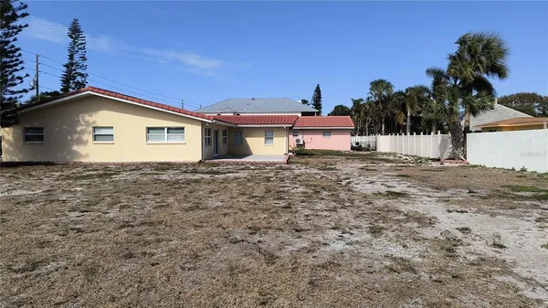 $3,300 | 3001 Gulf Boulevard, Belleair Beach, FL 33786