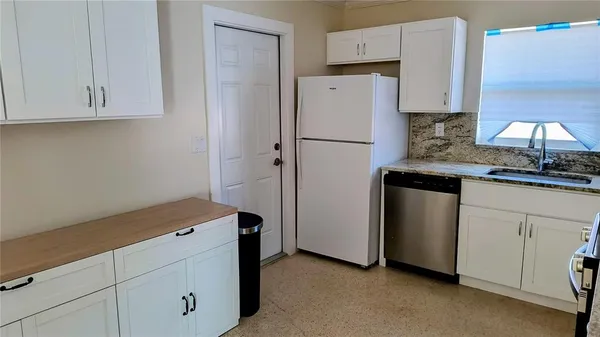 $3,300 | 3001 Gulf Boulevard, Belleair Beach, FL 33786