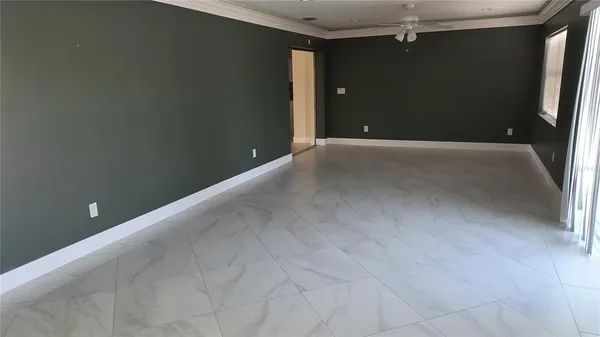 $3,300 | 3001 Gulf Boulevard, Belleair Beach, FL 33786