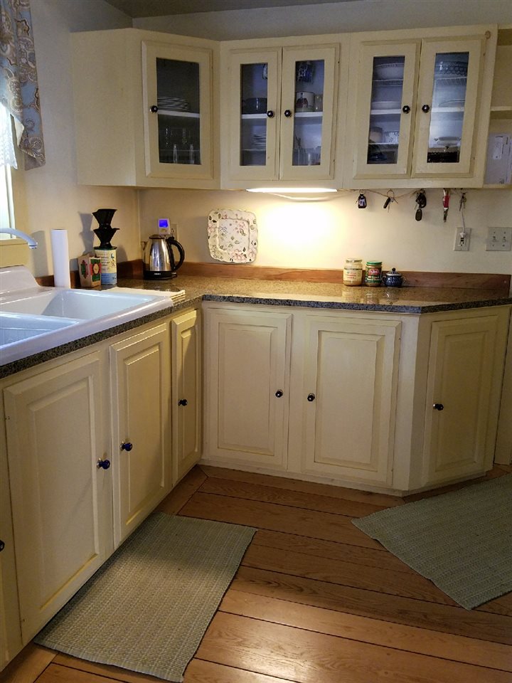 196 Worster Road Eliot, ME 03903 - Photo 6 of 27 Gallery Image 6