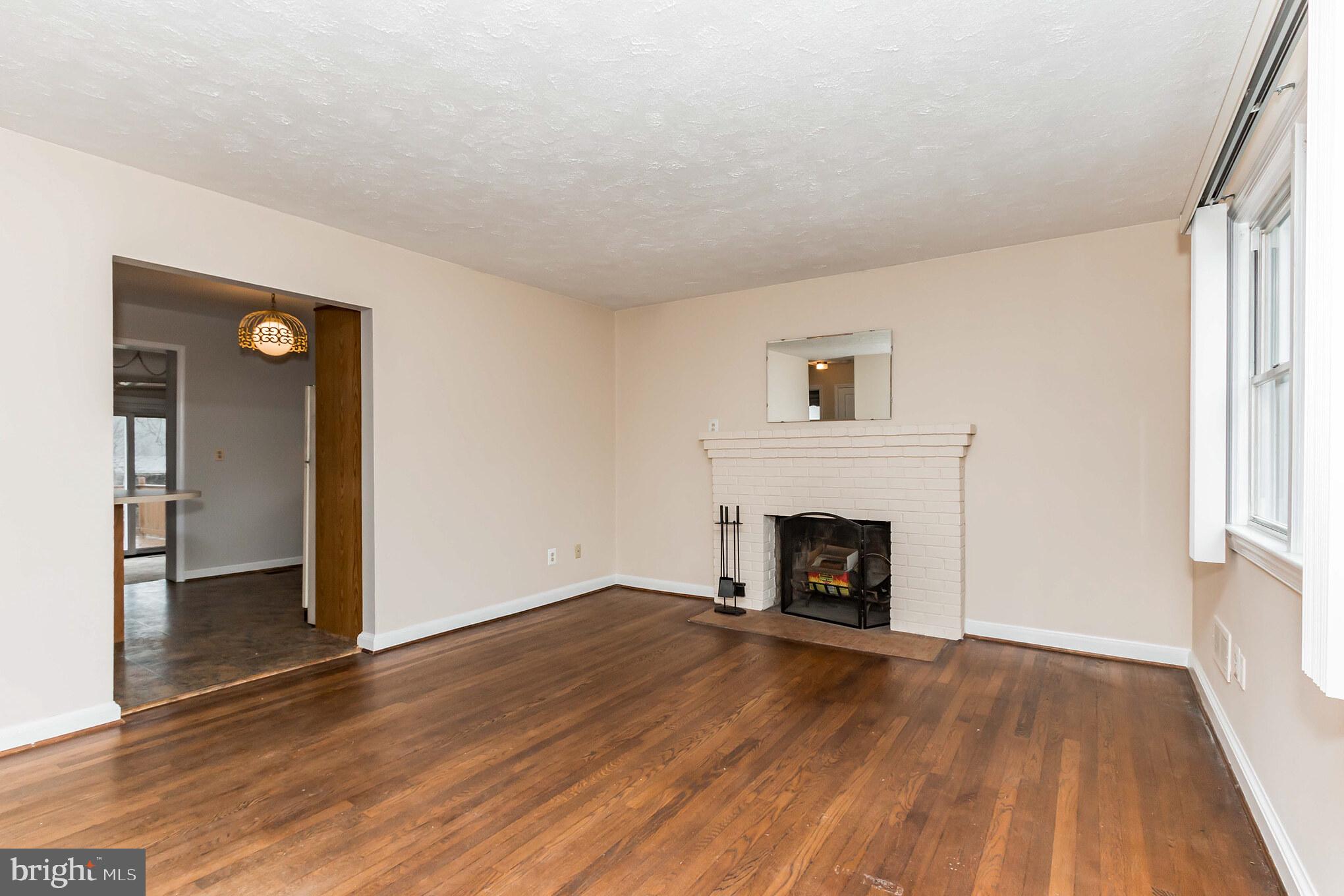 10504 Inwood Avenue Silver Spring, MD 20902 - Photo 5 of 30 Gallery Image 5