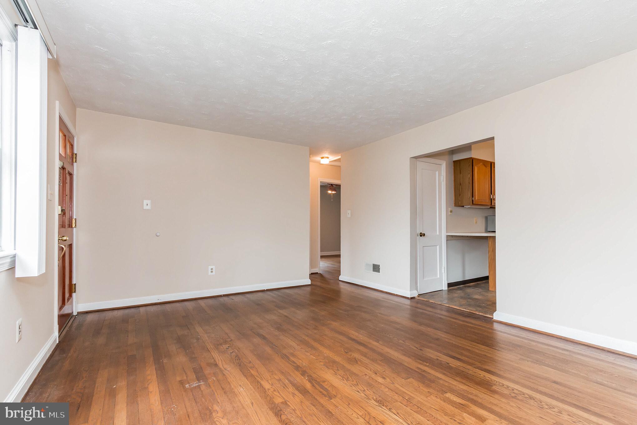10504 Inwood Avenue Silver Spring, MD 20902 - Photo 6 of 30 Gallery Image 6
