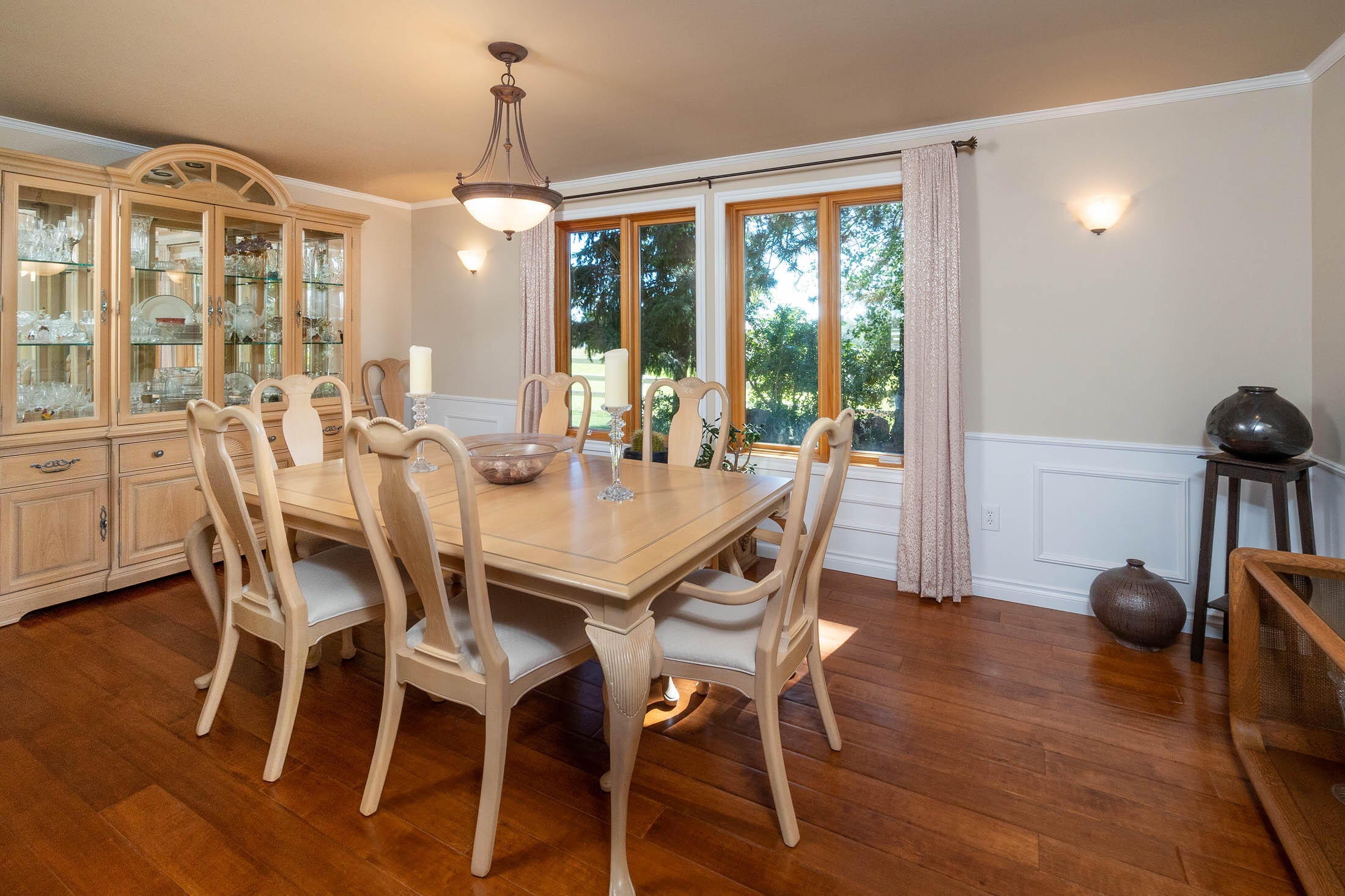 65111 Highland Road Bend, OR 97703 - Photo 12 of 37 Formal dining room