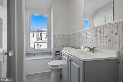 $270,000 | 2003 Edgmont Avenue, Chester, PA 19013