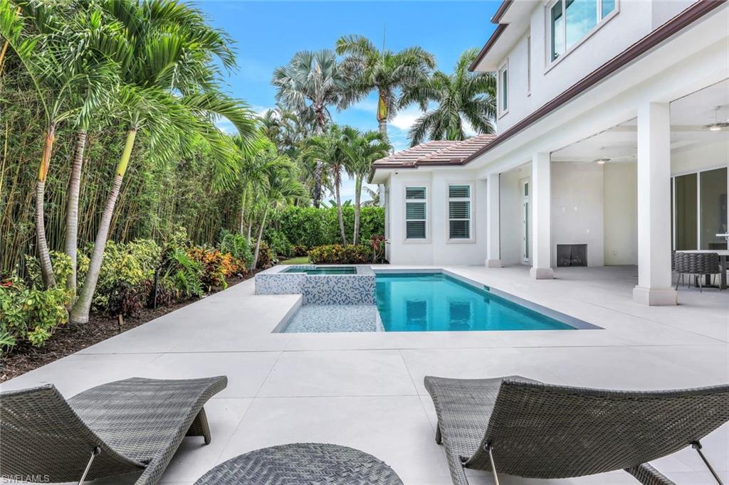 569 Neapolitan Way Naples, FL 34103 - Photo 39 of 50