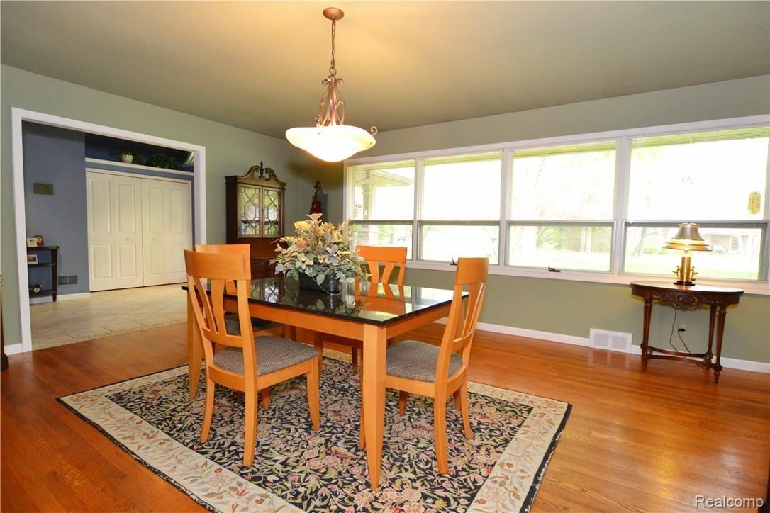 685 Charlesina Drive Rochester, MI 48306 - Photo 16 of 34 Abundant Natural Light