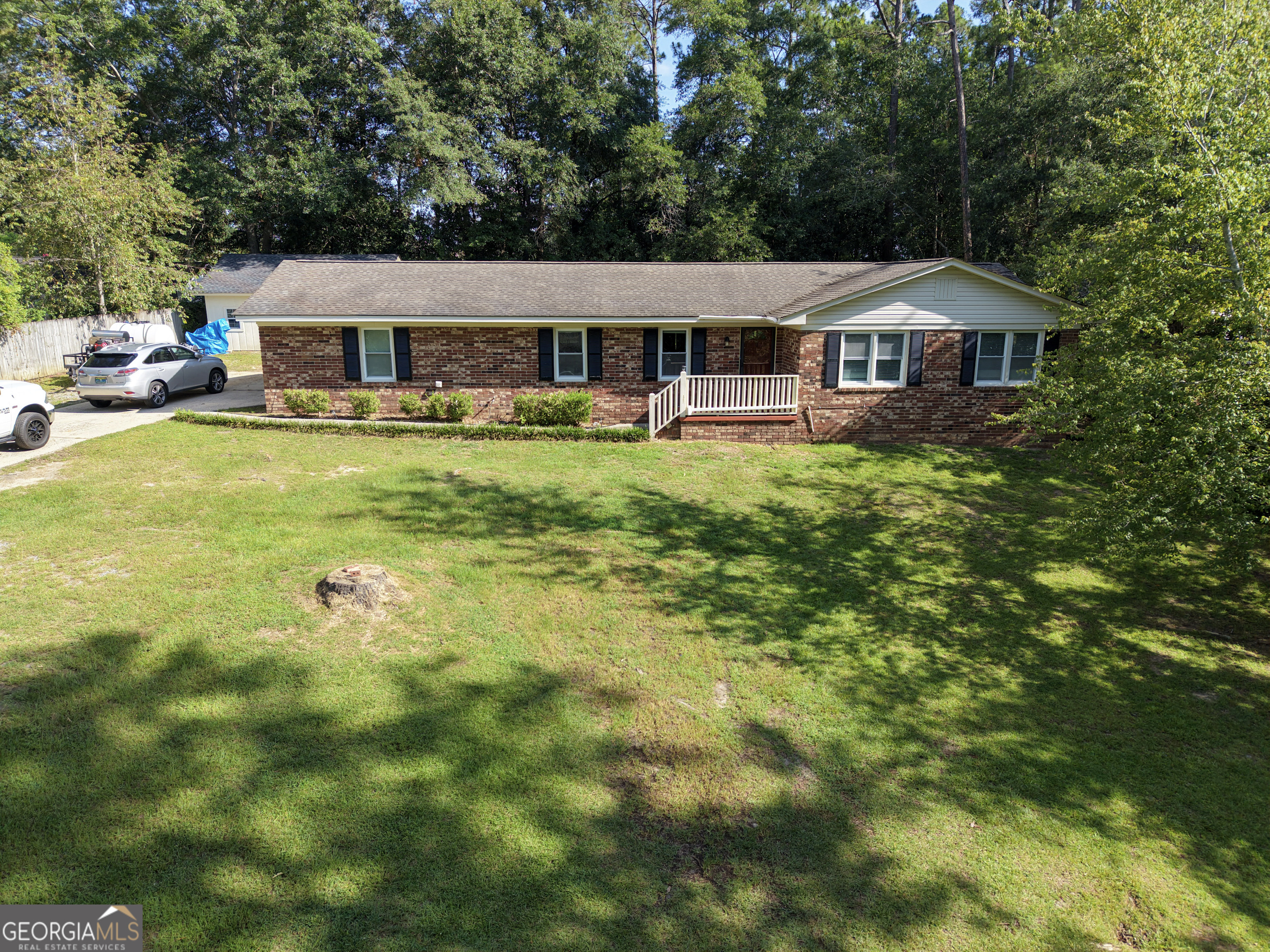 307 Pinewood Drive Dublin, GA 31021 - Photo 2 of 38