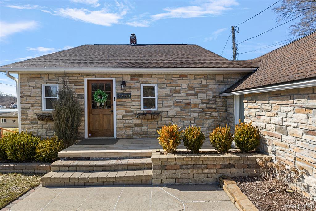 2448 Allen Road Ortonville, MI 48462 - Photo 4 of 36