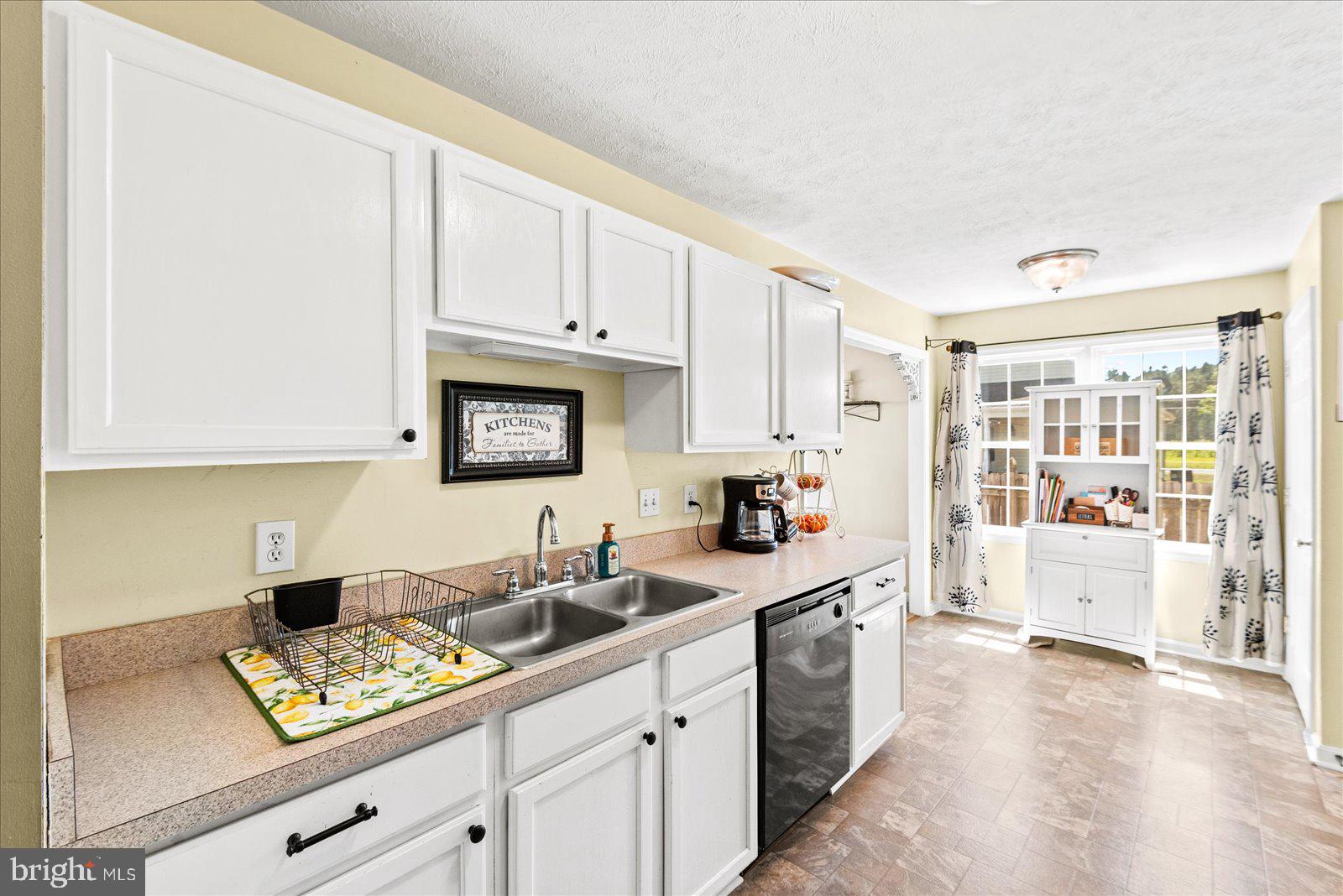 360 4th Street Colonial Beach, VA 22443 - Photo 13 of 36 Kitchen