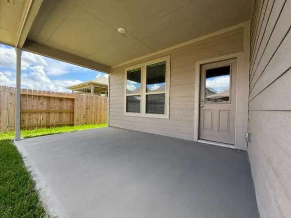 $2,350 | 15349 Dapple Blf Lane, Conroe, TX 77302