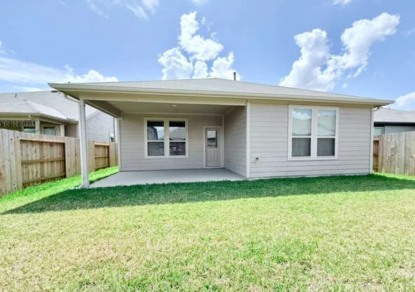 $2,350 | 15349 Dapple Blf Lane, Conroe, TX 77302