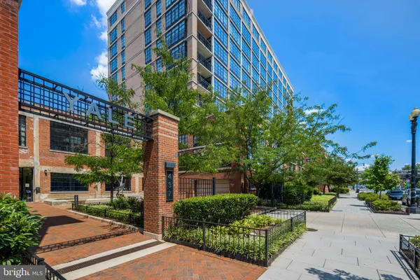 $3,250 | 437 New York Avenue Northwest, Unit 220, Washington, DC 20001