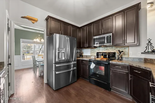 $324,900 | 228 Maidstone Drive, Richlands, NC 28574