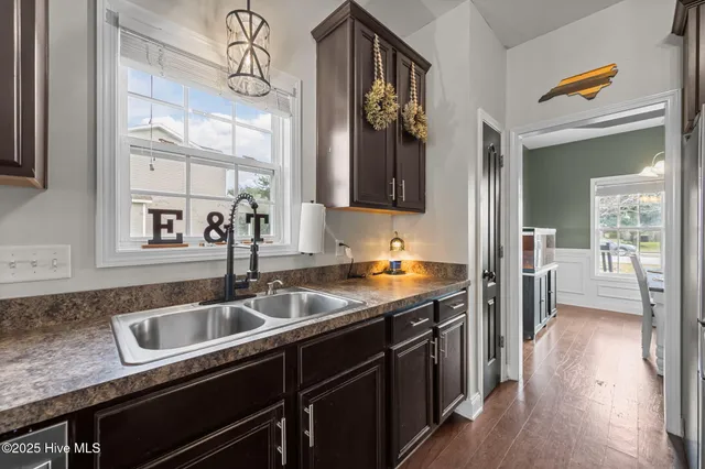 $324,900 | 228 Maidstone Drive, Richlands, NC 28574