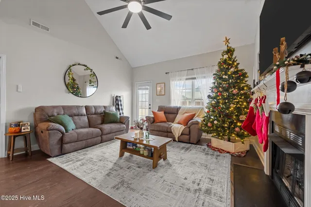 $324,900 | 228 Maidstone Drive, Richlands, NC 28574