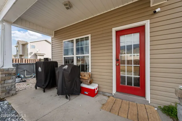 $324,900 | 228 Maidstone Drive, Richlands, NC 28574