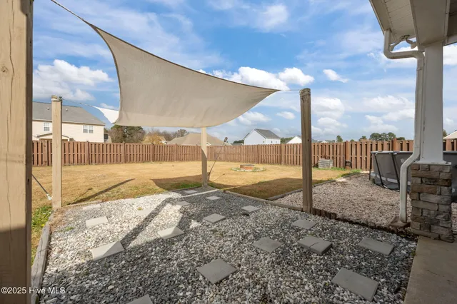 $324,900 | 228 Maidstone Drive, Richlands, NC 28574