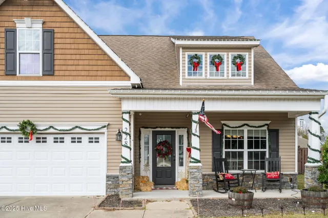 $324,900 | 228 Maidstone Drive, Richlands, NC 28574