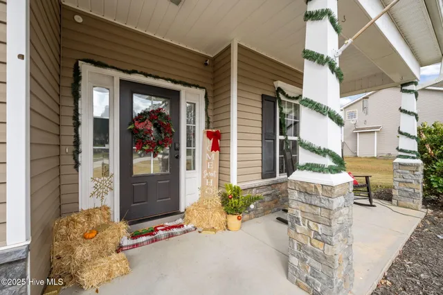 $324,900 | 228 Maidstone Drive, Richlands, NC 28574