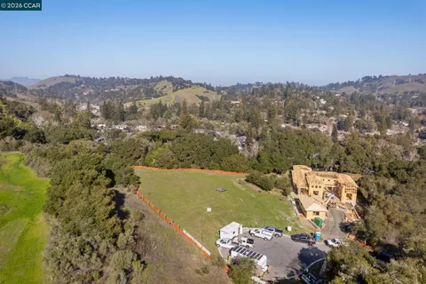 $1,999,000 | 90 Adobe Lane, Orinda, CA 94563
