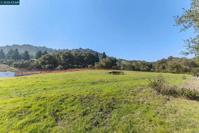 $1,999,000 | 90 Adobe Lane, Orinda, CA 94563