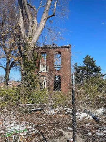 $5,000 | 3010 Lee Avenue, St. Louis, MO 63107