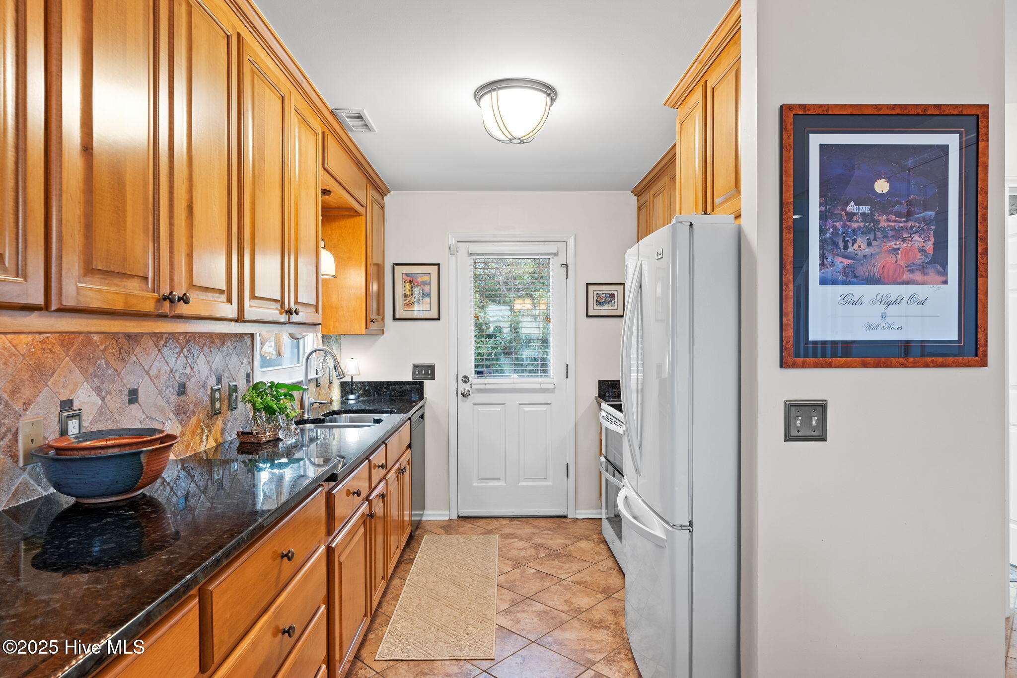 422 36th Street Sunset Beach, NC 28468 - Photo 13 of 62 39-web-or-mls-CAMMediaLLC.com 422-40