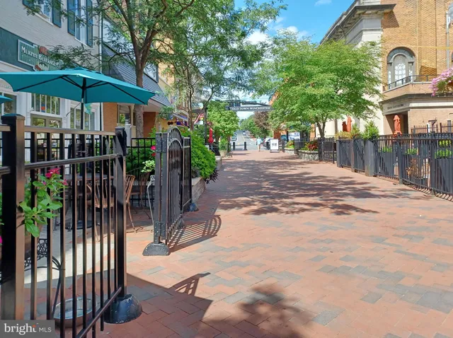 $1,880 | 236 Sherando Circle, Stephens City, VA 22655