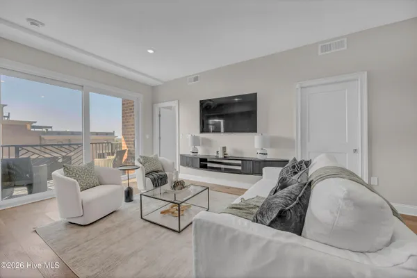 $749,000 | 240 North Water Street, Unit 854, Wilmington, NC 28401