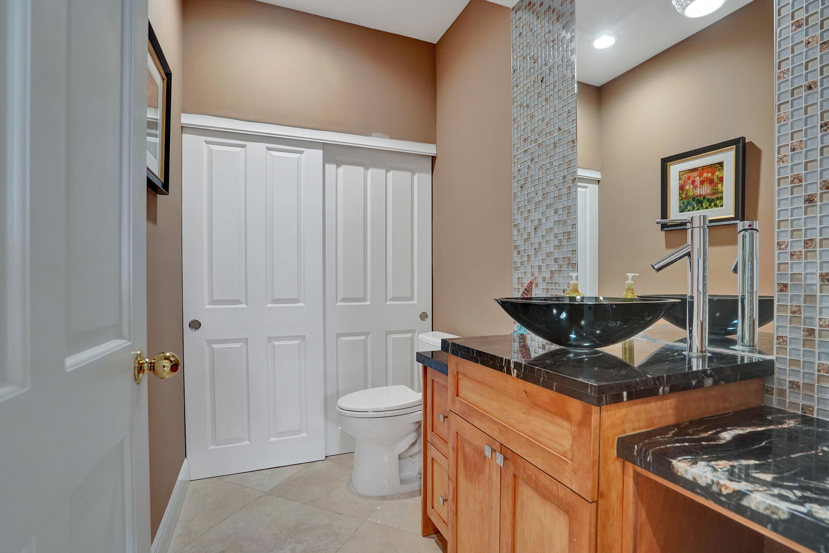6253 Northwest 23rd Road Boca Raton, FL 33434 - Photo 26 of 121 Guest Bathrroom