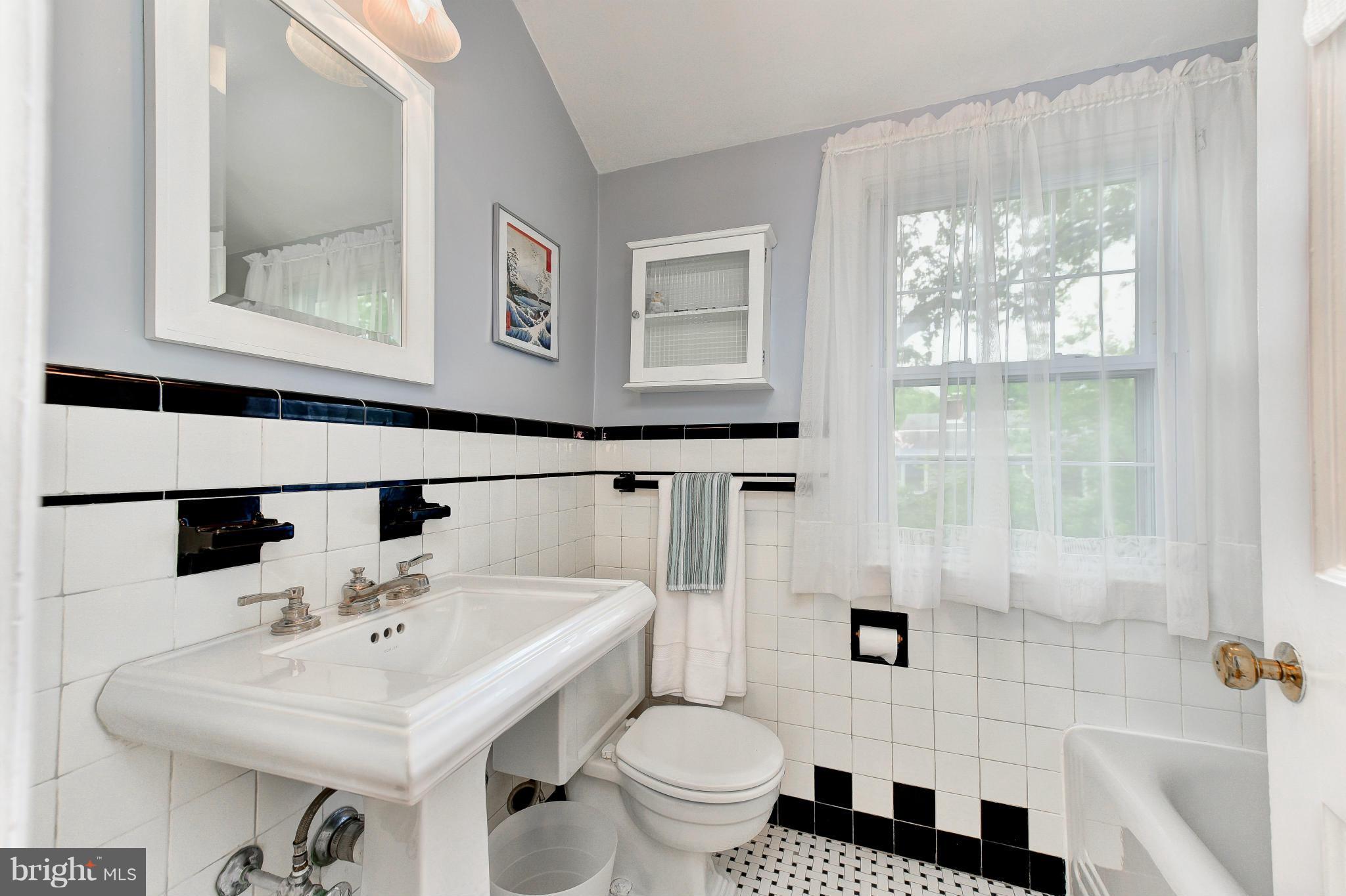 2800 Ridge Rd Drive Alexandria, VA 22302 - Photo 16 of 30 Bath