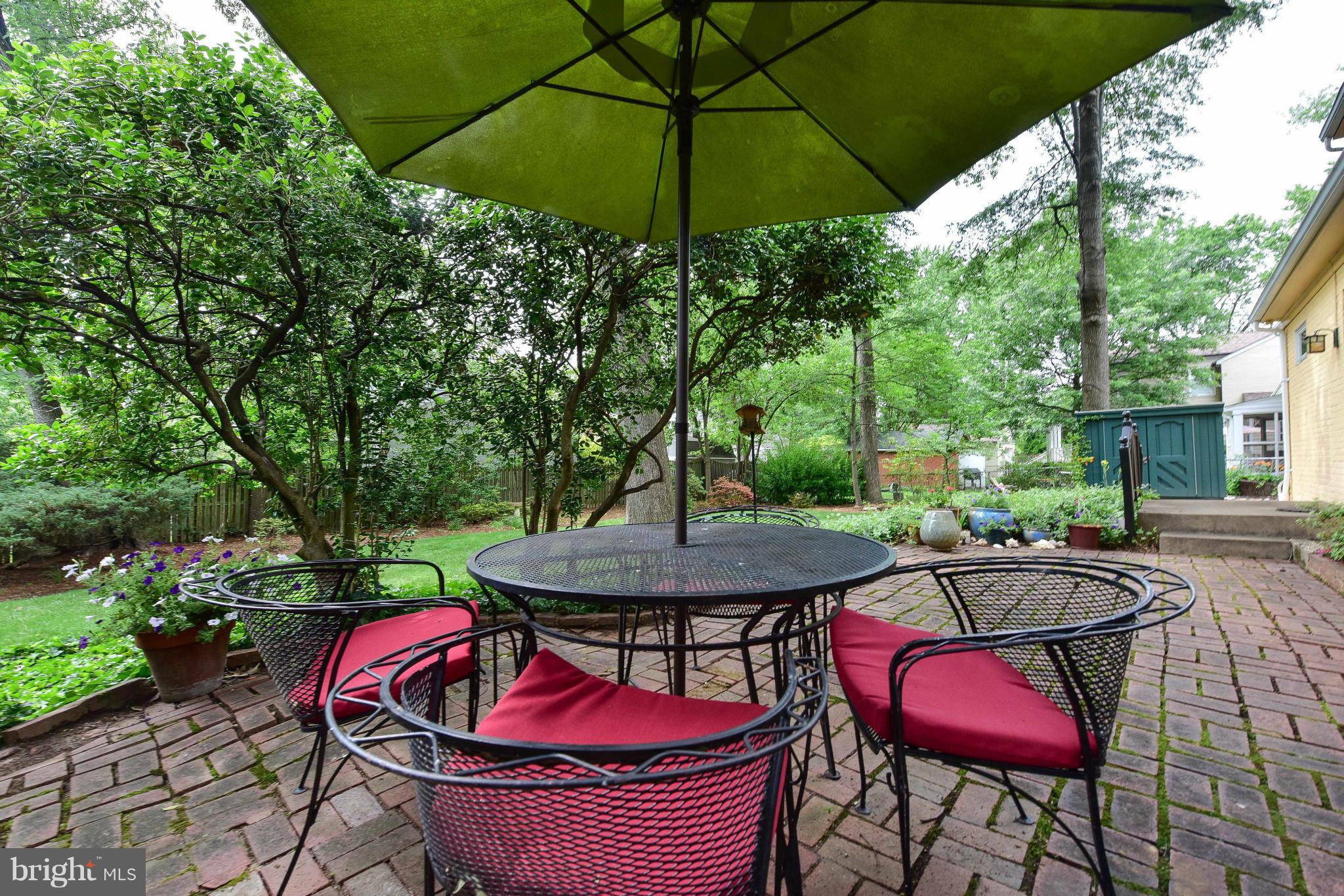 2800 Ridge Rd Drive Alexandria, VA 22302 - Photo 22 of 30 Exterior (Rear)