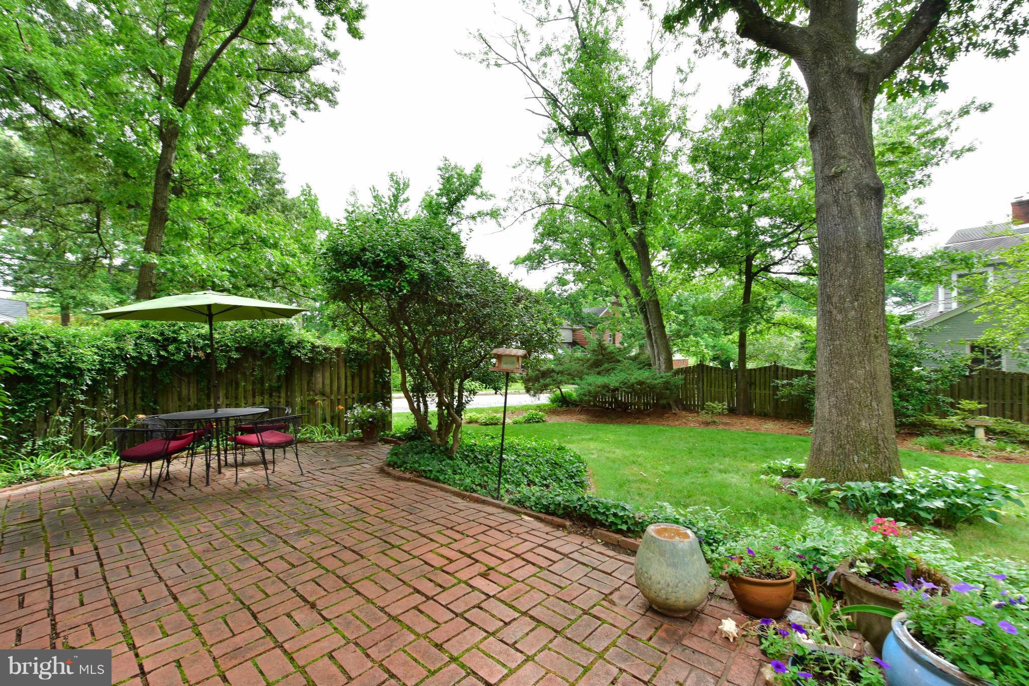 2800 Ridge Rd Drive Alexandria, VA 22302 - Photo 23 of 30 Exterior (Rear)