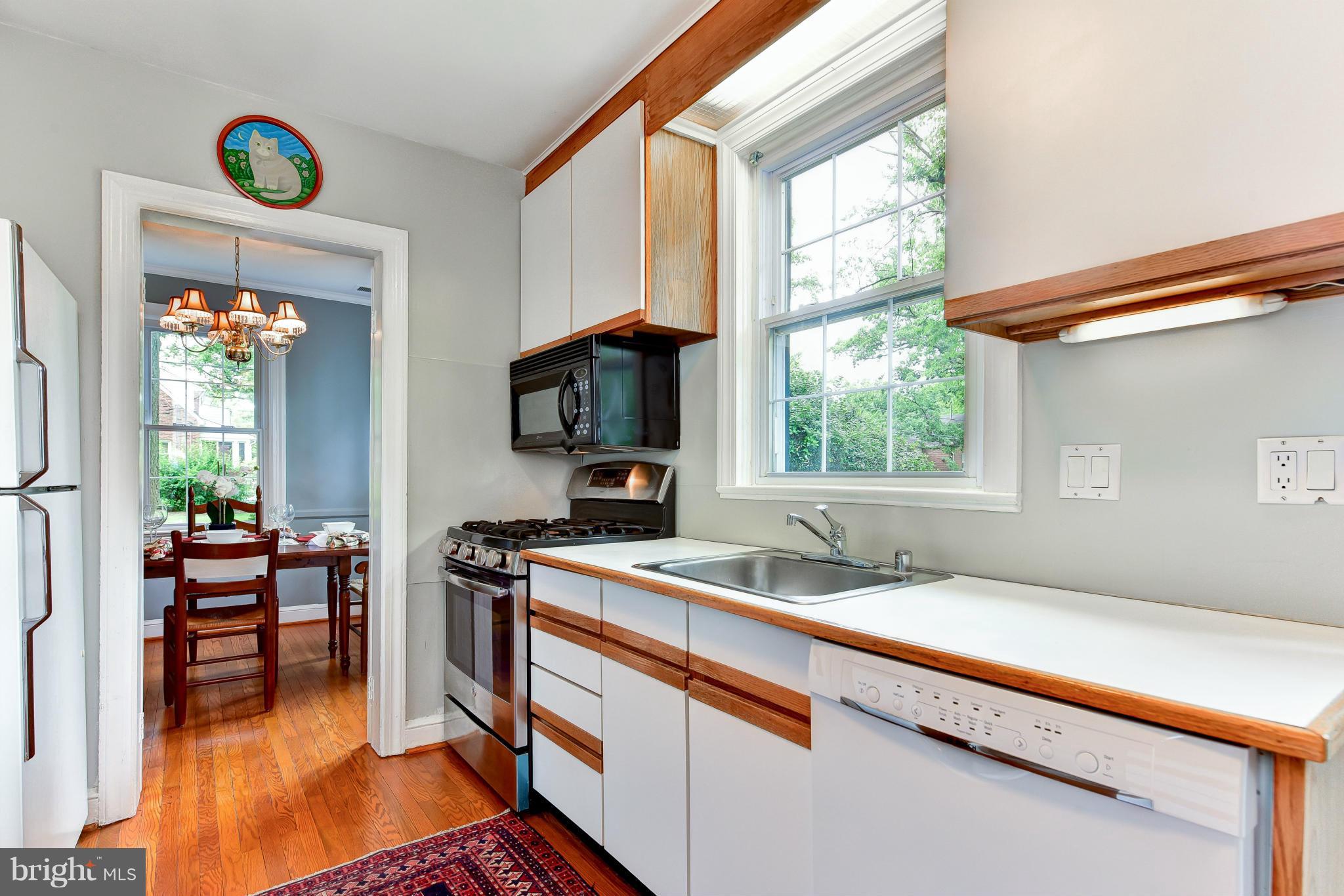 2800 Ridge Rd Drive Alexandria, VA 22302 - Photo 8 of 30 Kitchen