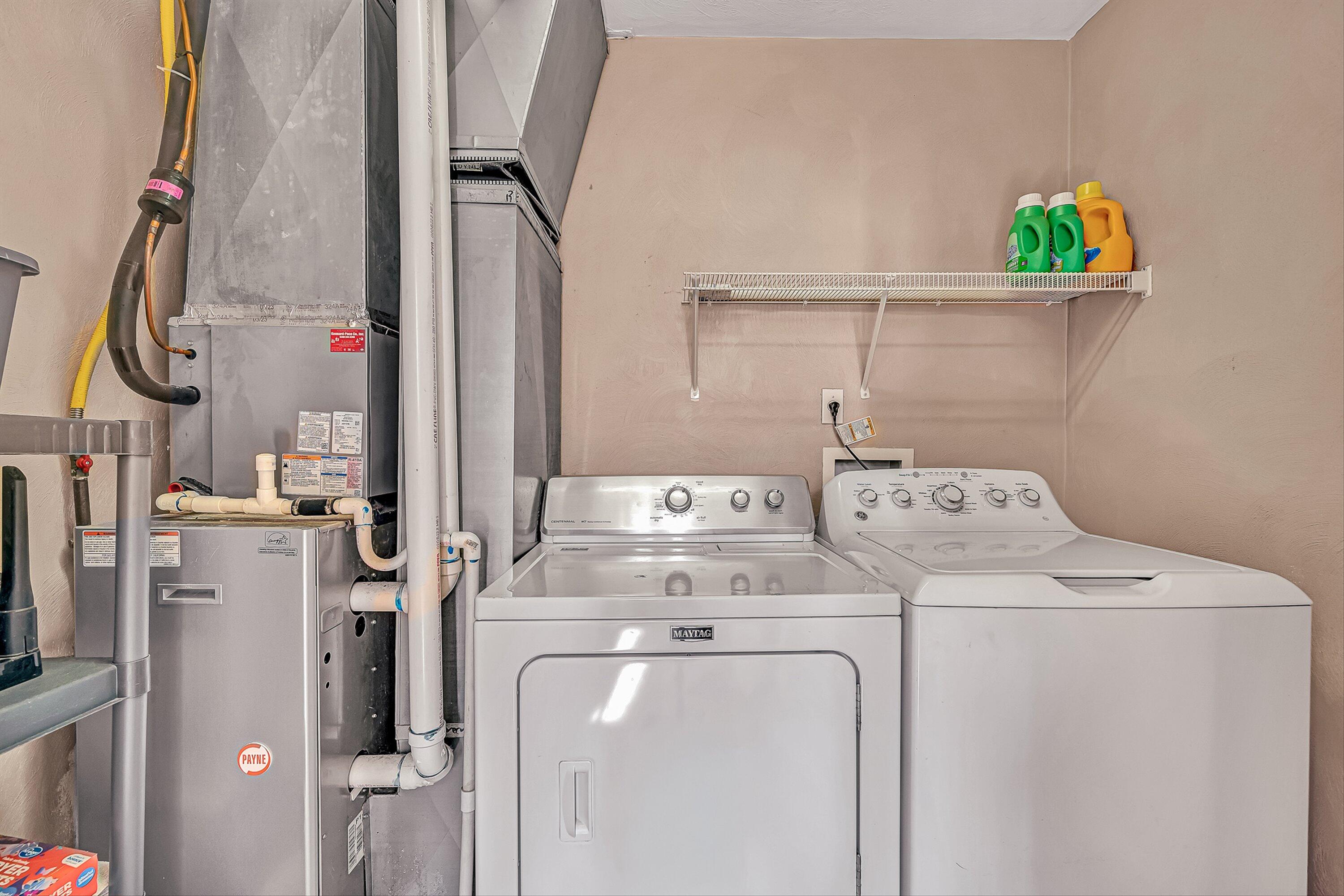 4219 Daugherty Road Salem, VA 24153 - Photo 20 of 28 a utility room with dryer and washer