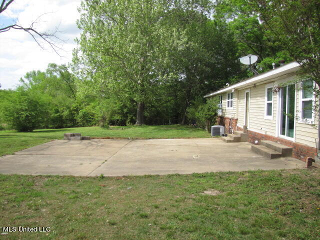 1424 Lyles Road Senatobia, MS 38668 - Photo 26 of 29 IMG_1252