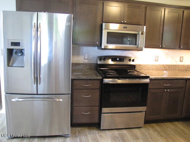1424 Lyles Road Senatobia, MS 38668 - Photo 4 of 29 IMG_1280