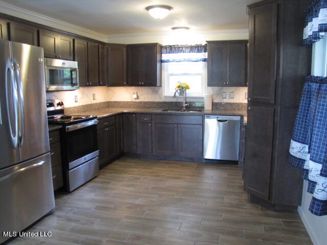 1424 Lyles Road Senatobia, MS 38668 - Photo 6 of 29 IMG_1276