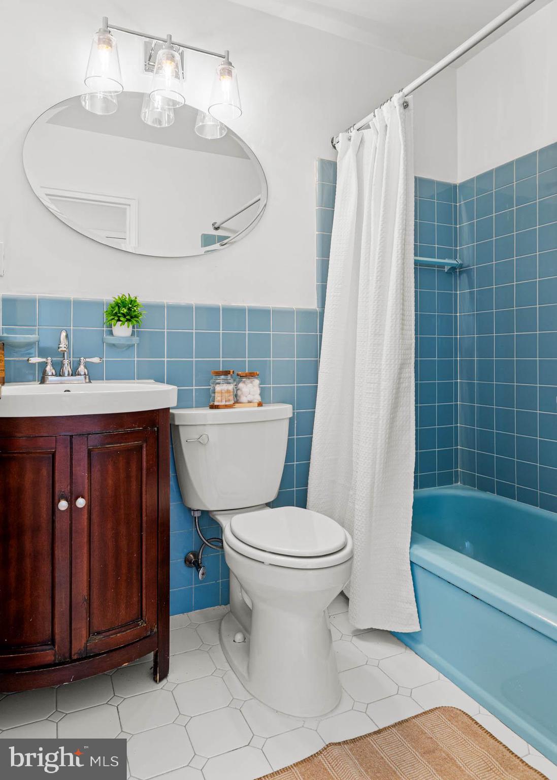 627 Wayland Road Plymouth Meeting, PA 19462 - Photo 20 of 40 a bathroom with a sink toilet and shower
