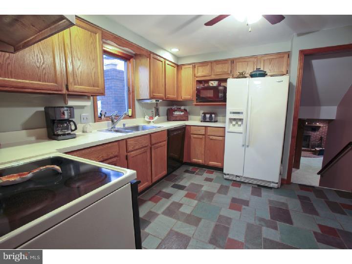 1559 Deep Run Road Pipersville, PA 18947 - Photo 15 of 25 Kitchen