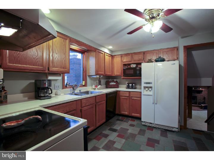 1559 Deep Run Road Pipersville, PA 18947 - Photo 16 of 25 Kitchen