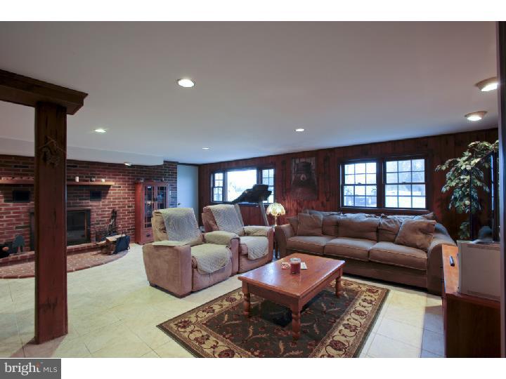 1559 Deep Run Road Pipersville, PA 18947 - Photo 9 of 25 Family Room