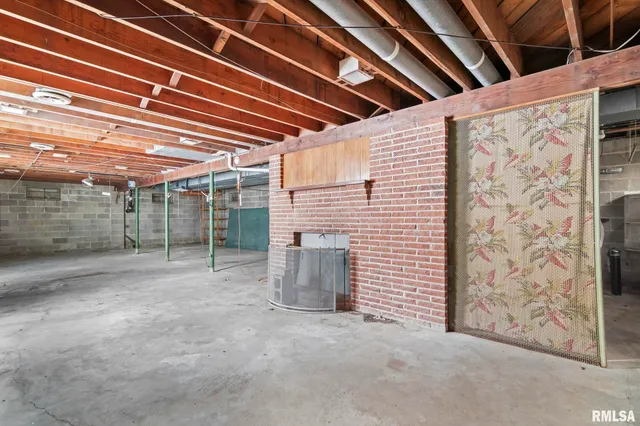 $199,900 | 3440 Woodhaven Drive, Springfield, IL 62712