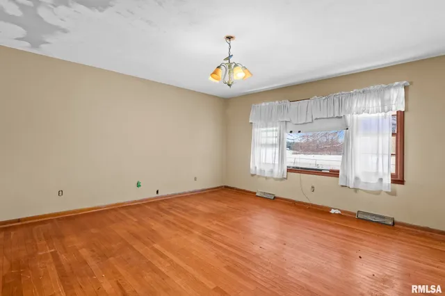 $199,900 | 3440 Woodhaven Drive, Springfield, IL 62712