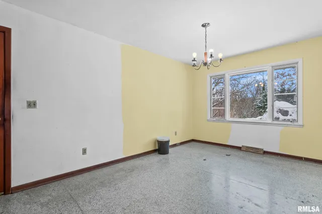 $199,900 | 3440 Woodhaven Drive, Springfield, IL 62712